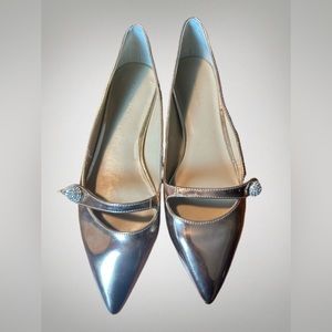 Ann Taylor Women Flats 7M Gold Metallic Pointed Toe Crystal Decoration